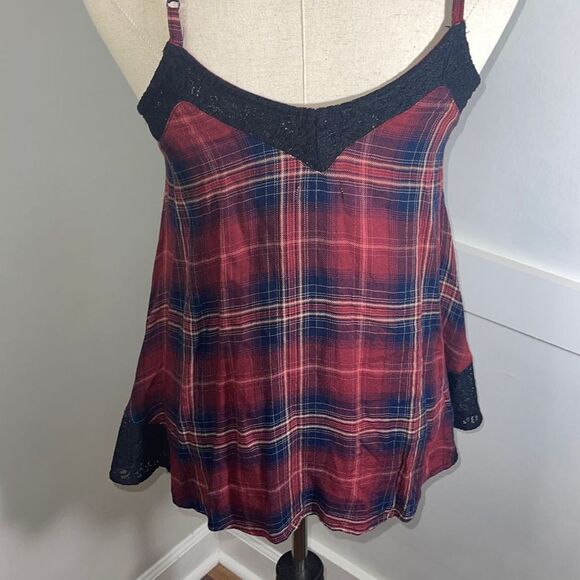 Layering top - EUC- 3/$25 - Picture 4 of 5